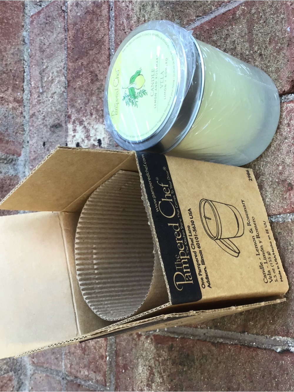 The Pampered Chef Lemon and Rosemary Jar Candle - NIB